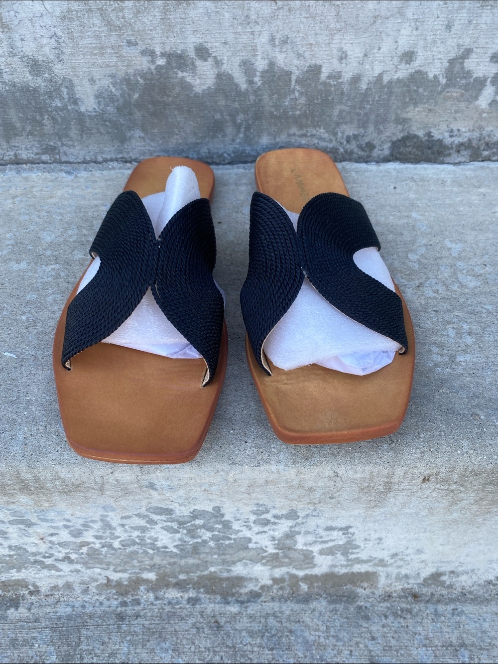 NEW LAMHER SANDALS SIZE 11